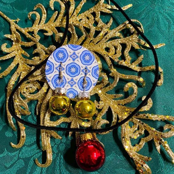 🎄 New Christmas Bulb Earrings & Necklace Set - Picture 1 of 7